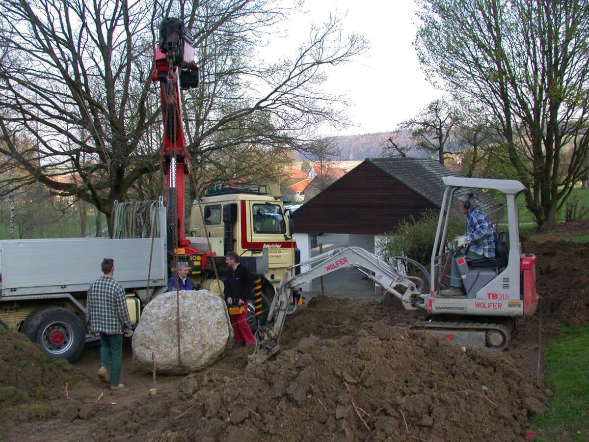 C24-Ein-Findling-wird-versetzt-e1538687821331.jpg