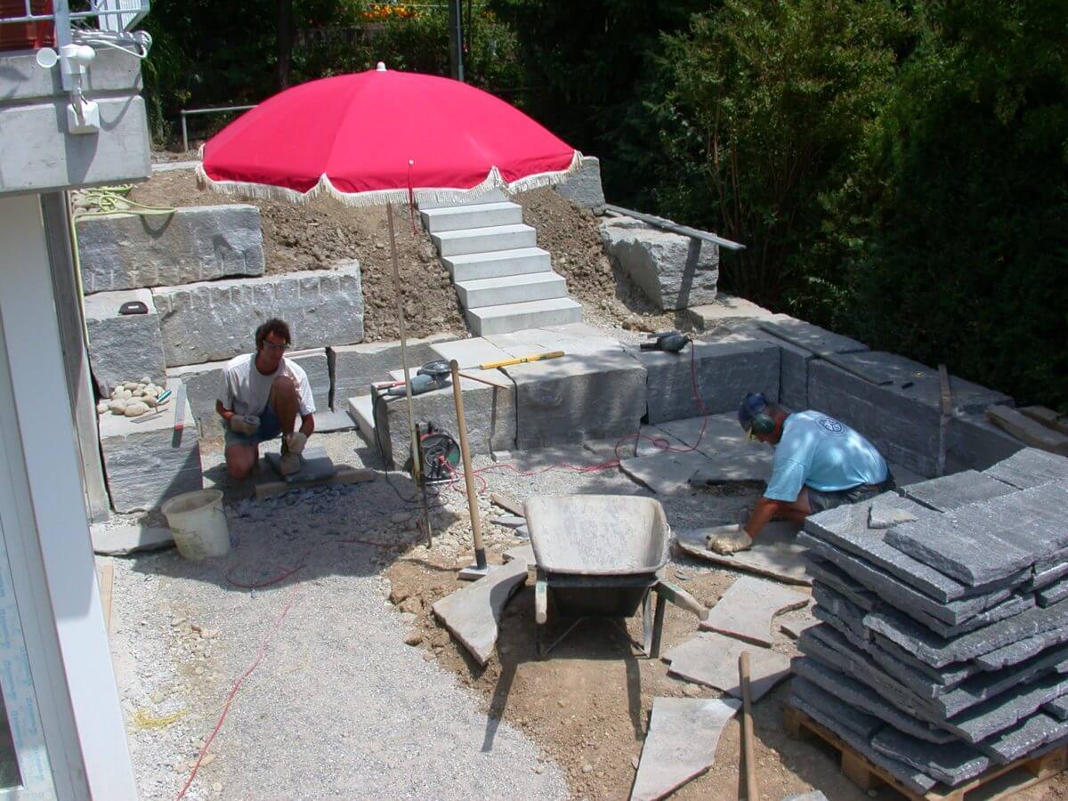 C33-Natursteinarbeiten-im-Sommer-e1538687890243.jpg