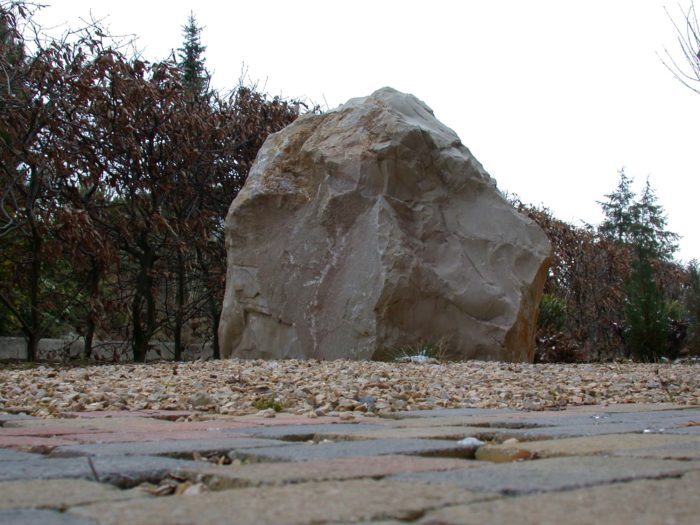 Monolith-Jurakalk-e1522685728715.jpg