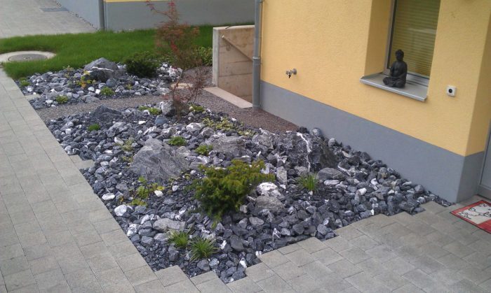 Steingarten-mit-Rheintaler-Schotter-und-Wuhrsteine-6-e1522685575523.jpg